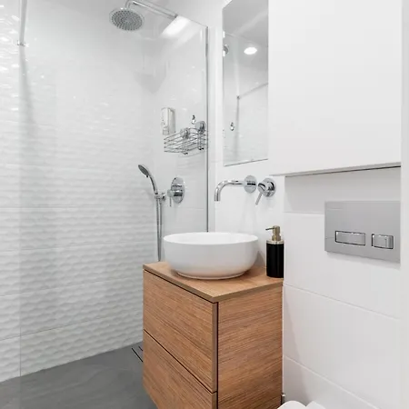 - Great Location- - Old Town - Anielewicza * Warsaw